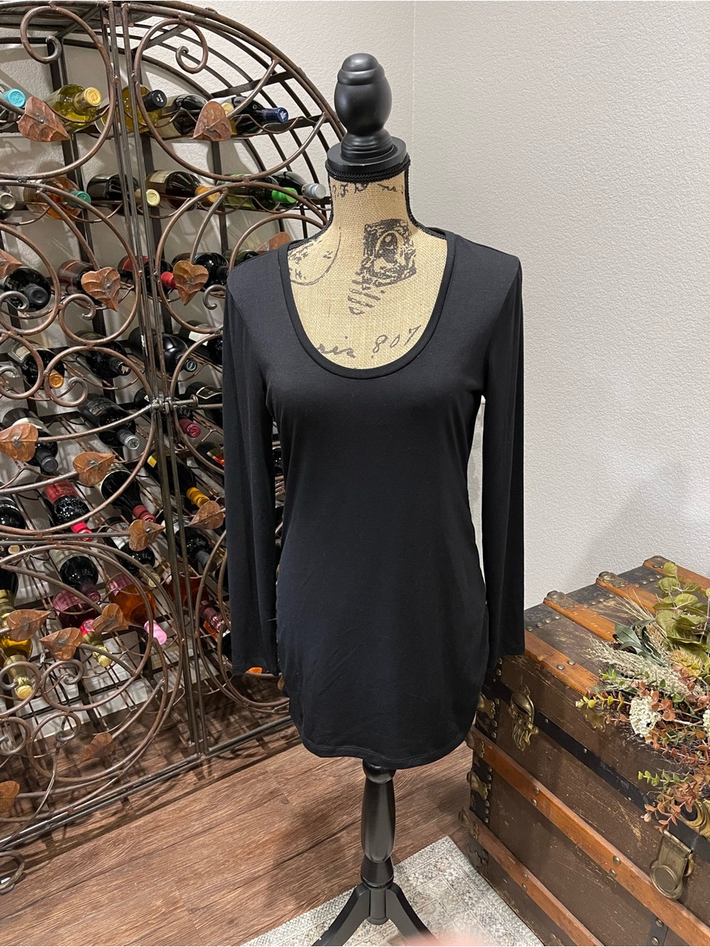 Old Navy Black Long-Sleeve Scoop Neck Top
